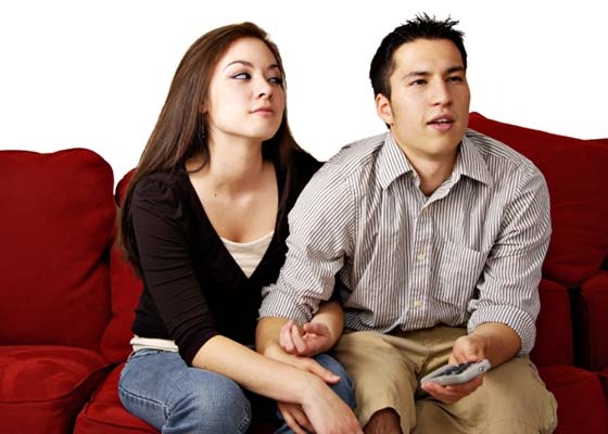 Warning Signs That He's Not Over His Ex