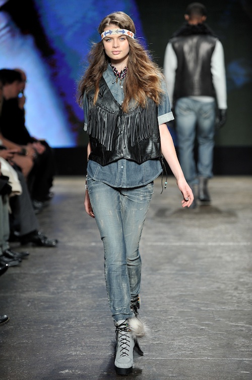 Are Angelina Jolie's Kids Confused? Victoria's Secret Gets On More Male Fantasies