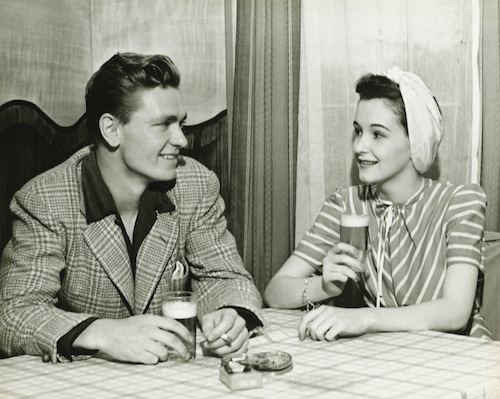 How to Organize Your Purse (And Keep It That Way)