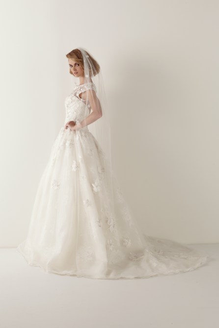 what to wear to a wedding