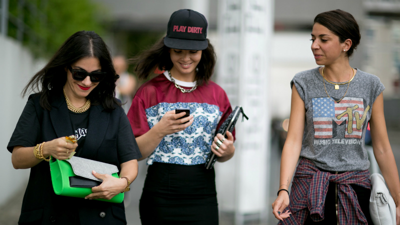 6 Fashion Habits That Make You Look Old