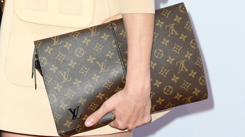 how to spot a fake designer bag