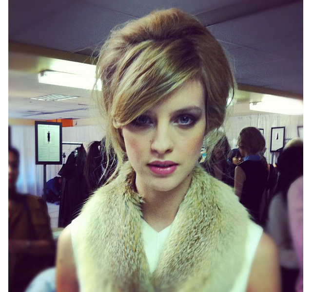 Teens Post "Am I Ugly?" Videos On YouTube Find Confidence