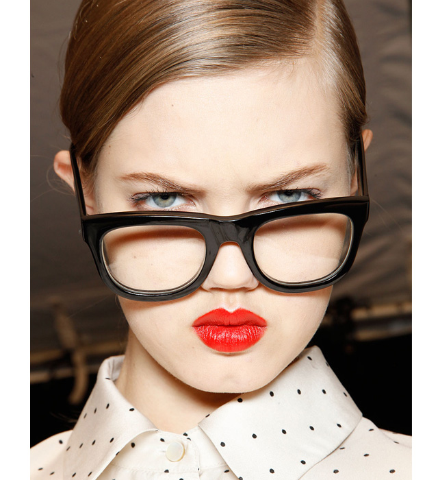 Teens Post "Am I Ugly?" Videos On YouTube Find Confidence