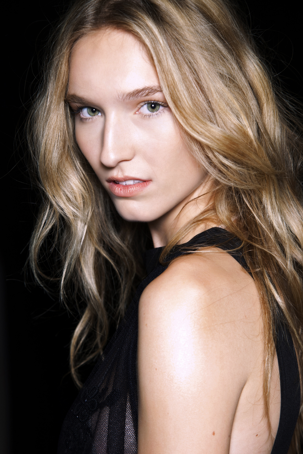 9 Tips to Keep Dry Scalp and Dandruff in Check