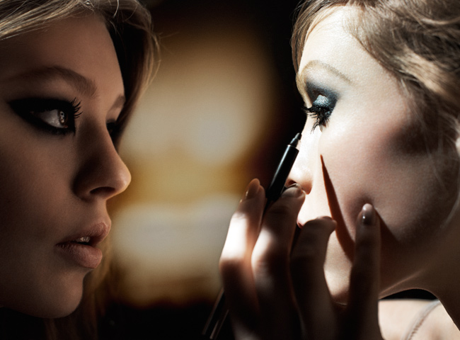 The Right Way to Cover Up Dark Circles