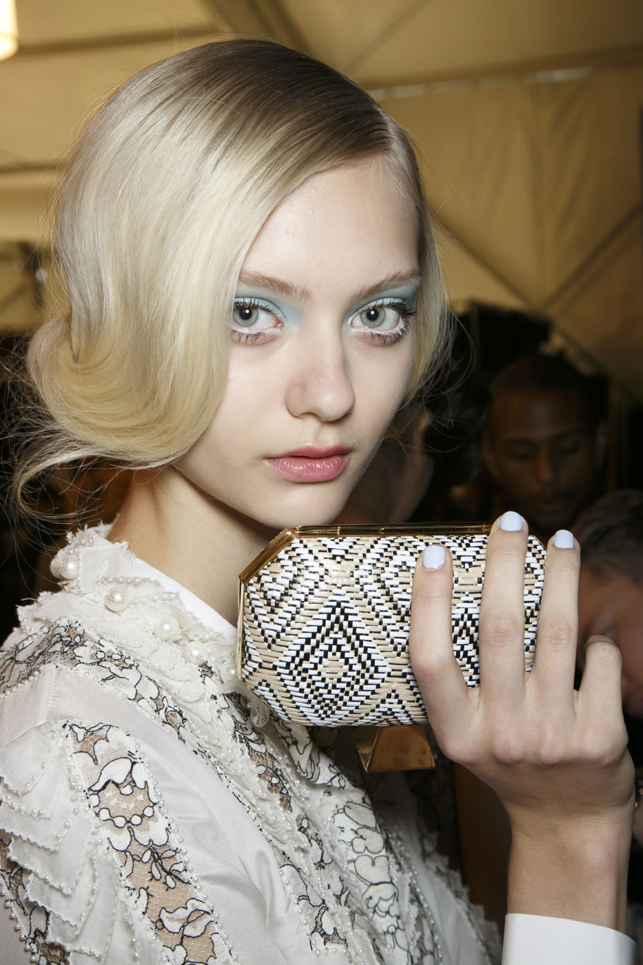 How to Style Curly Hair Without Frizz