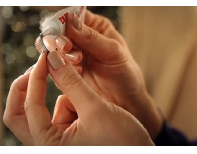 Watch: Get Glam New Year's Eve Worthy Lashes