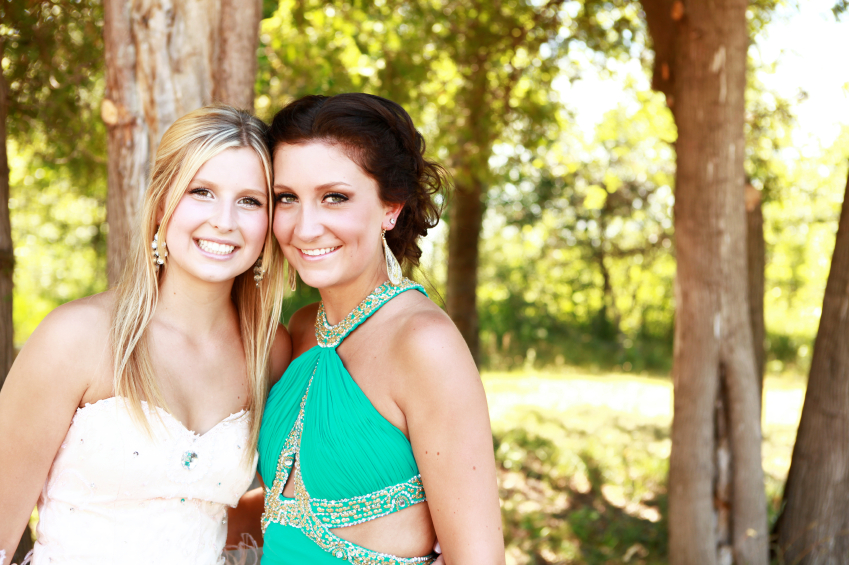 Get The Look: Selena Gomez at the Young Hollywood Awards