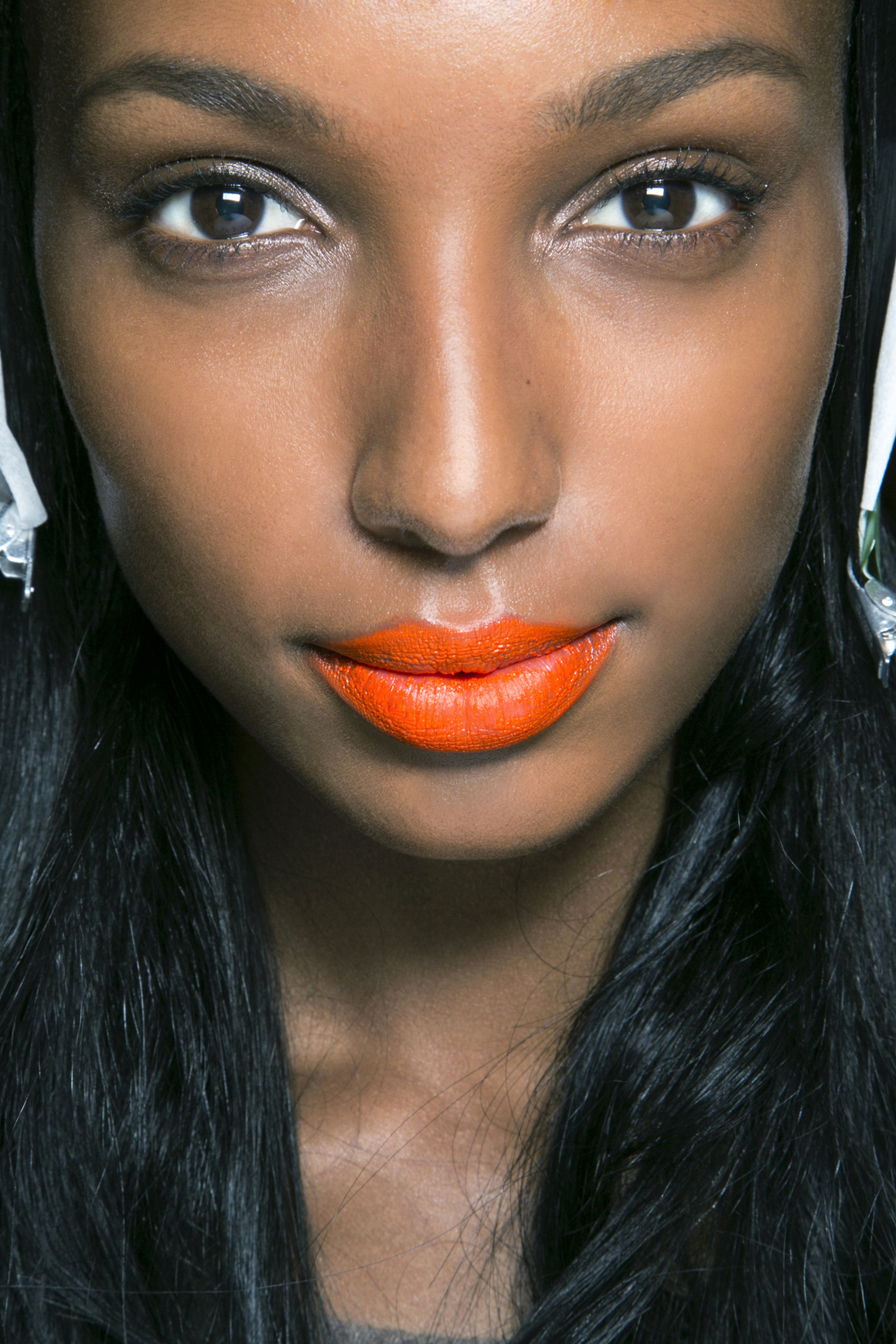 How to Style Hair Without Heat in the Summer