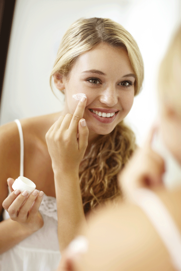 How To Handle Hair with Frizz and Flyaways During Winter