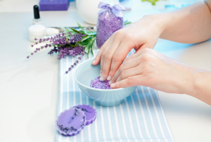 How to DIY the Perfect Frayed Denim Jacket in 3 Steps