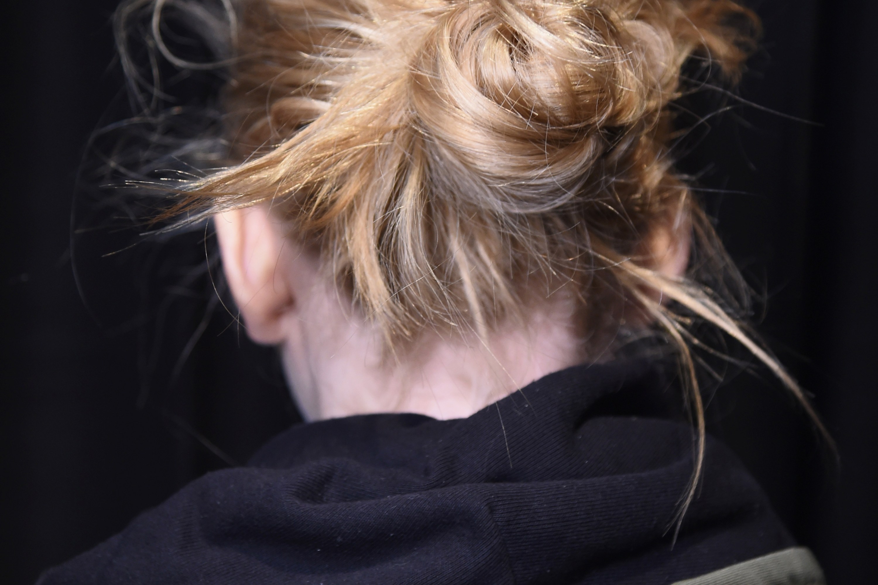 How To: Chrissy Teigen's Hair Chignon Oscars 2017