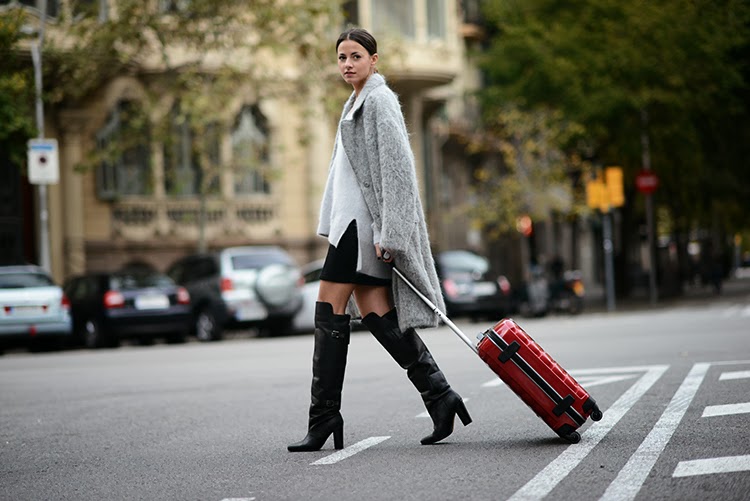 samsonite-travelling-grey-coat-zina-charkoplia-fahionvibe-google-fashiolista