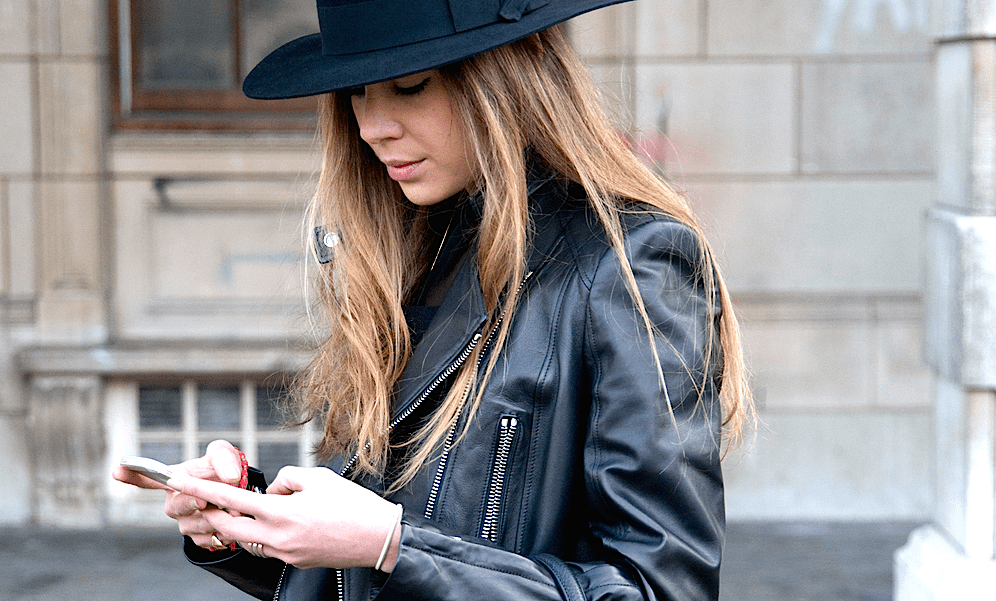 Texting Vs. Real Life: Why Do Men Communicate Differently Online?