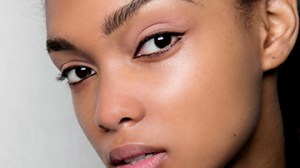 bareMinerals bareSkin Brightening Serum Foundation Review