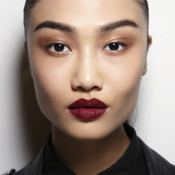 Essential Winter Makeup Tips for the Snow Queen in You