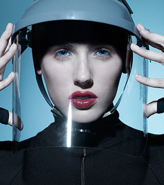 How Keep Your Brows Neat Between Shapings