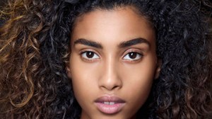 The Ultimate Guide to Getting (and Keeping) Shiny Hair