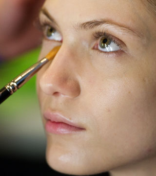 10 Makeup Mistakes That Are Aging You (and How Fix Them)