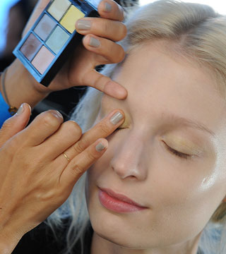 How Wear Colored Mascara (Without Looking Crazy)