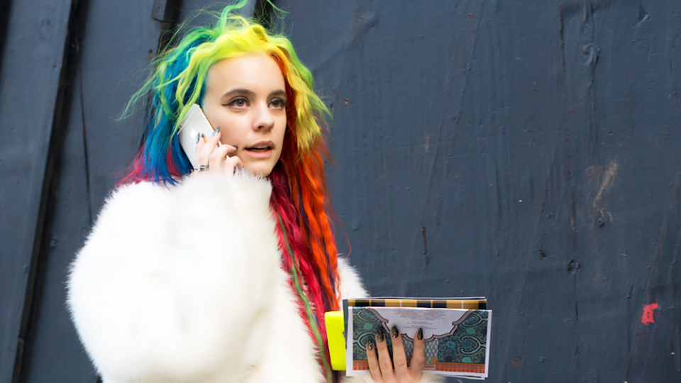 glow in the dark hair