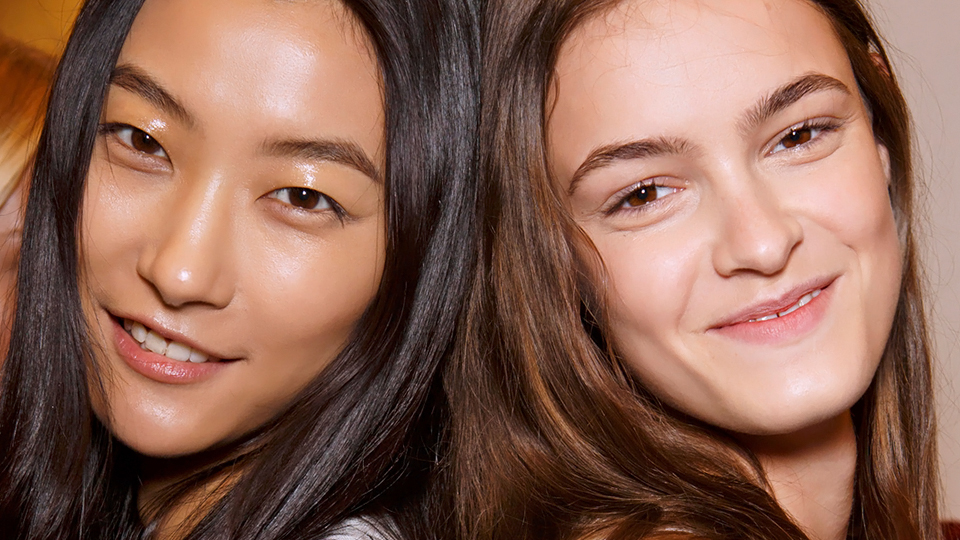 Self Tanner Sprays You Don't Need Mitts to Use