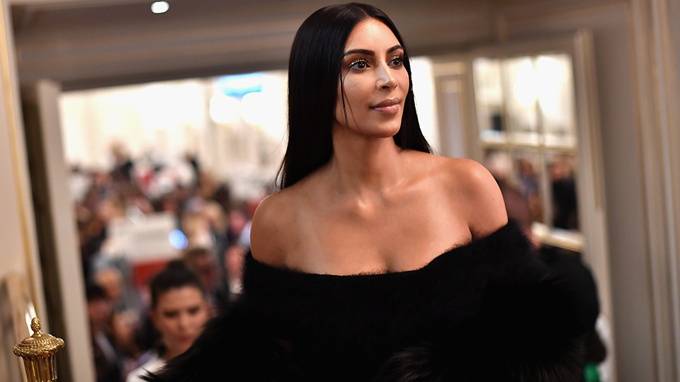 Lindsay Lohan Casts Paris Hilton Look-Alike in Commercial