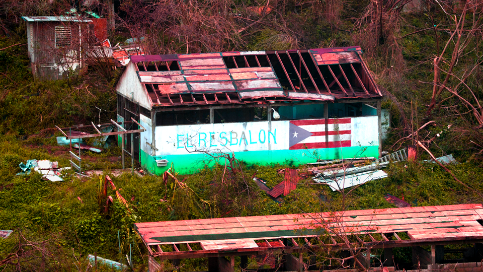 Covergirl Unveils New Exhibitionist Lipstick Line