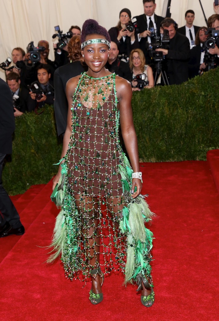 STYLECASTER | 43 Celebrity Met Gala Looks That Went Down in Fashion History