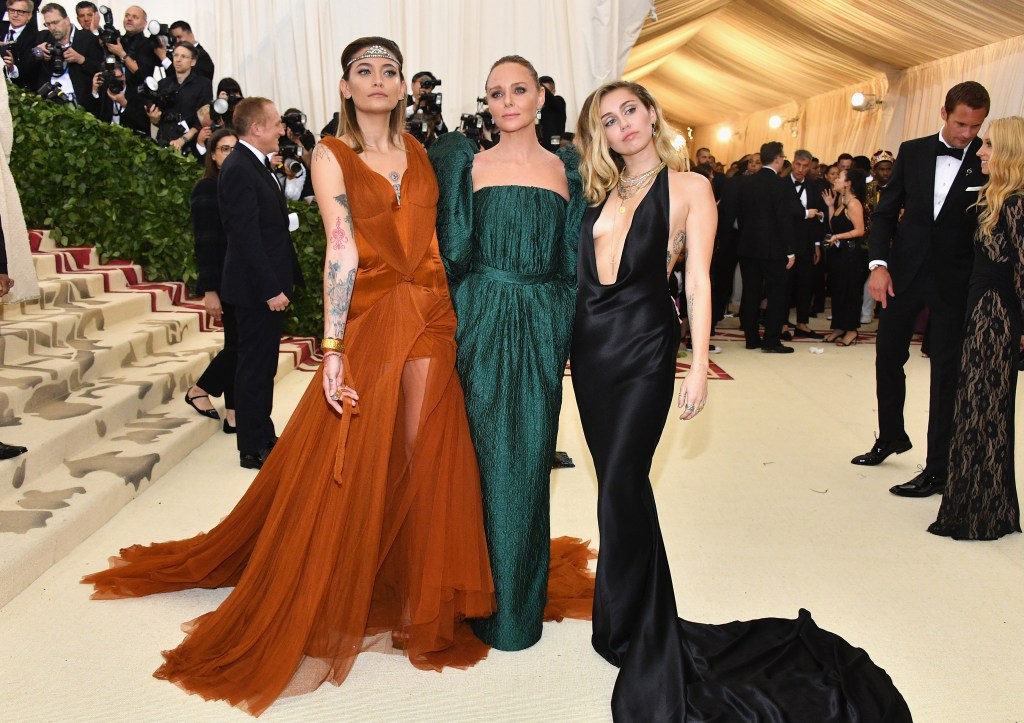 Miley Cyrus, Paris Jackson, Stella McCartney