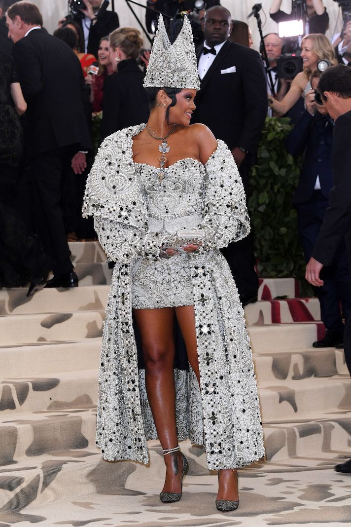 STYLECASTER | 43 Celebrity Met Gala Looks That Went Down in Fashion History