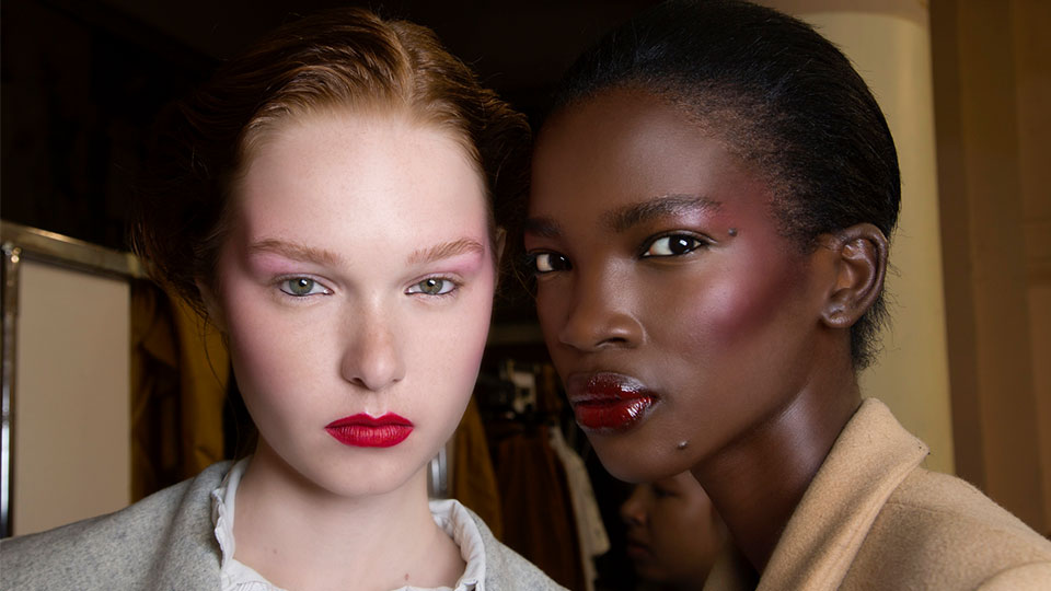 Covergirl Unveils New Exhibitionist Lipstick Line