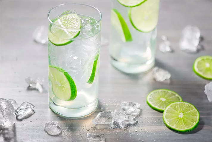 STYLECASTER | 14 Easy Summer Cocktails Made With Lime Juice