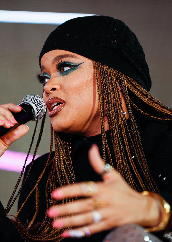 STYLECASTER | Celebs Who Elevated the Basic Cat Eye | Andra Day