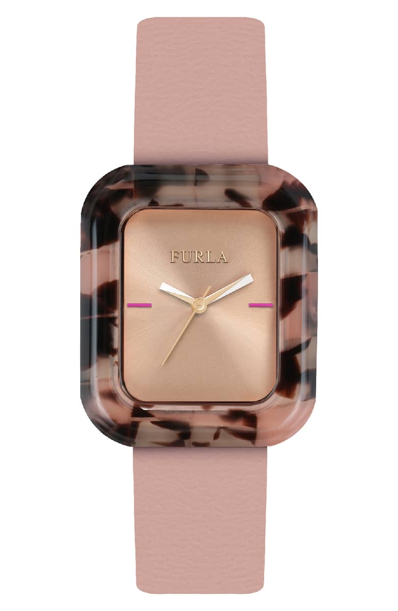 STYLECASTER | 11 Exciting New Ways to Wear Tortoise This Season