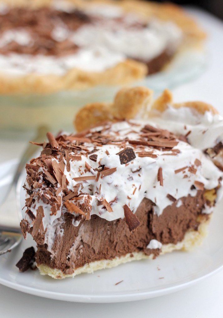 STYLECASTER | 17 Easy Chocolate Desserts That Want to Be Your Valentine | French Silk Pie