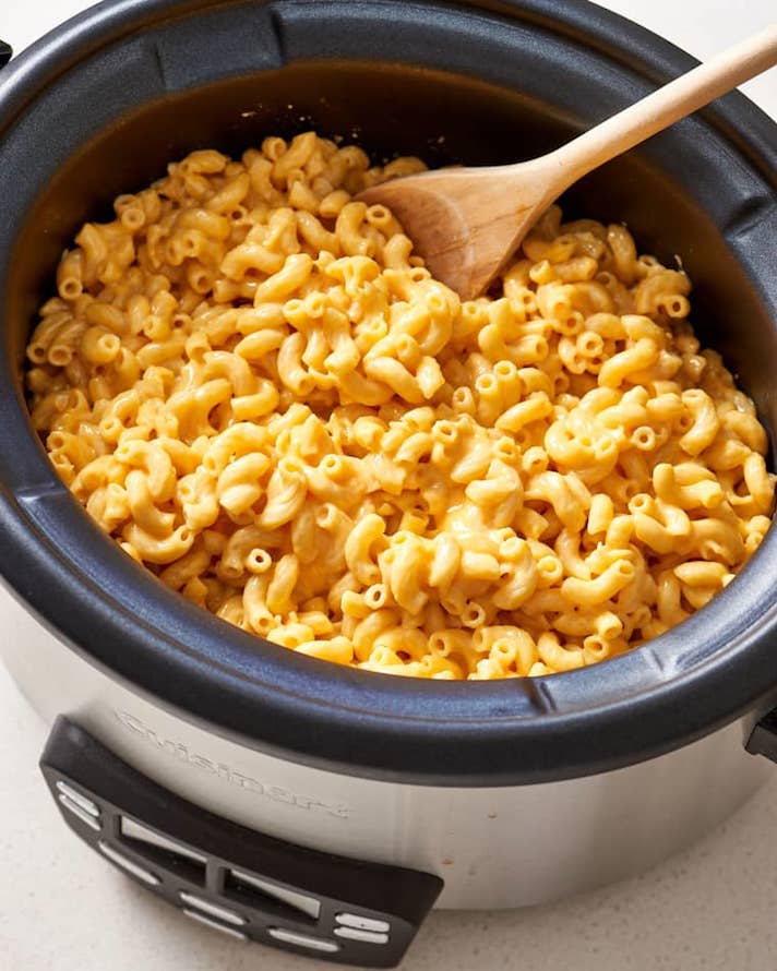 STYLECASTER | 17 Slow-Cooker Mac and Cheese Recipes That Are Total Game-Changers | Classic Mac and Cheese