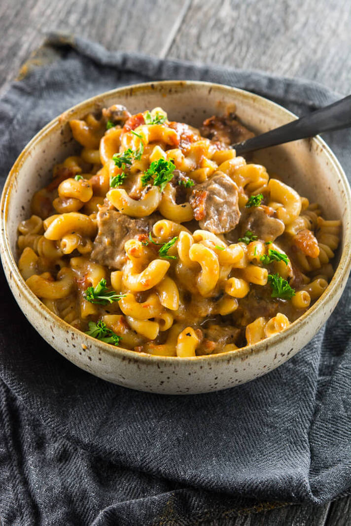STYLECASTER | 17 Slow-Cooker Mac and Cheese Recipes That Are Total Game-Changers | Beer Mac and Cheese