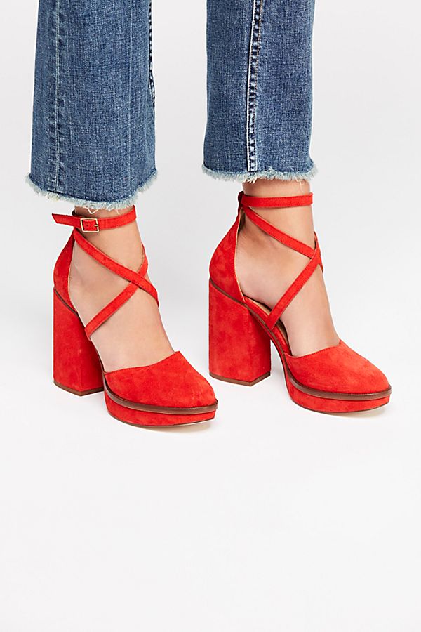 '70s Era Chunky Platforms Have Officially Made a Comeback | STYLECASTER