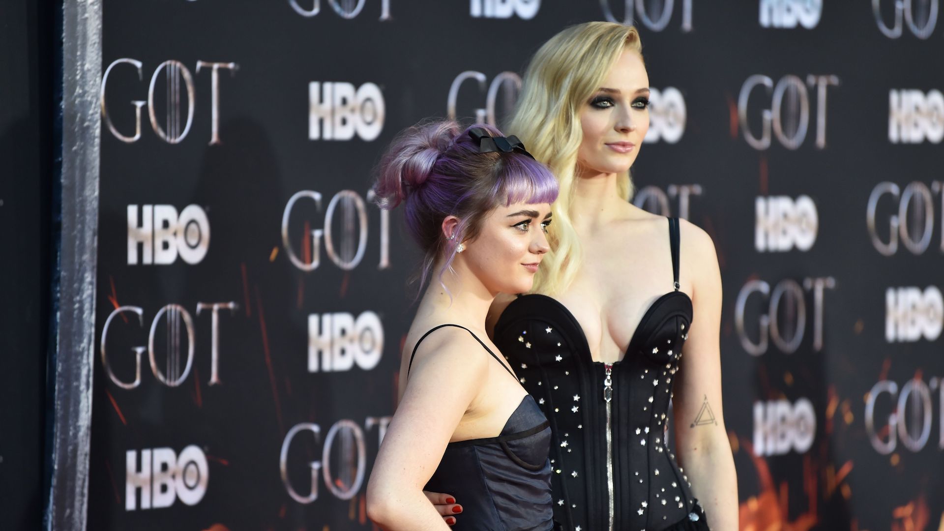 STYLECASTER | Game of Thrones Final Season Premiere Red Carpet