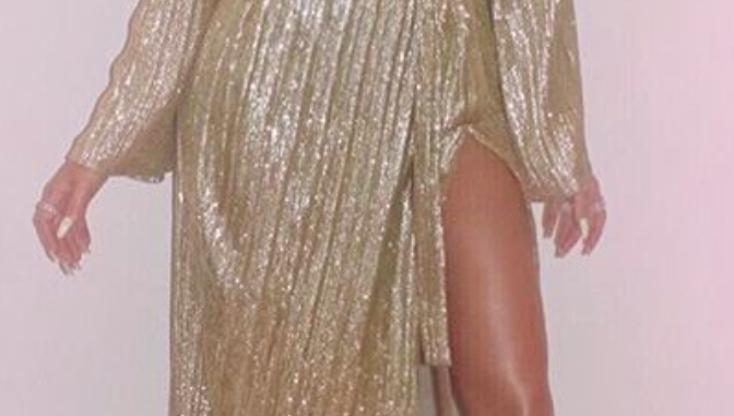 Khloe kardashian hands photoshop