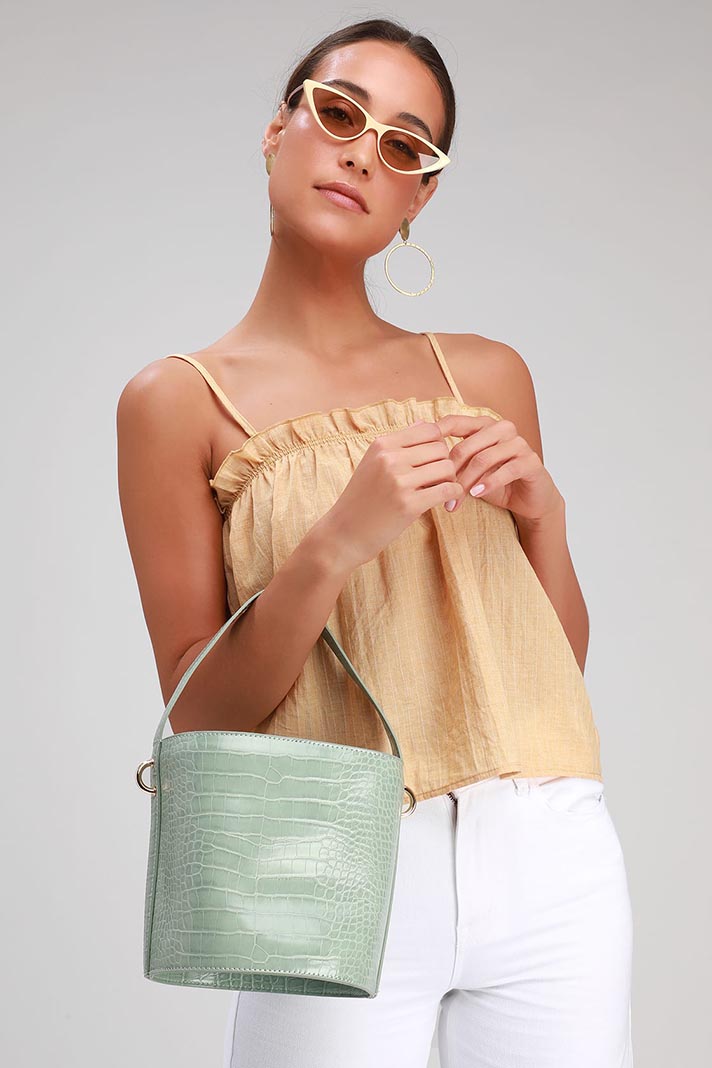 StyleCaster | What Summer Bag You Should Buy, Based On Your Myers Briggs