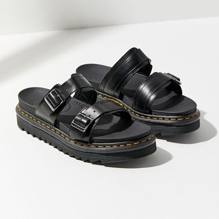 STYLECASTER | Summer Slides Are Back and Cuter Than Ever