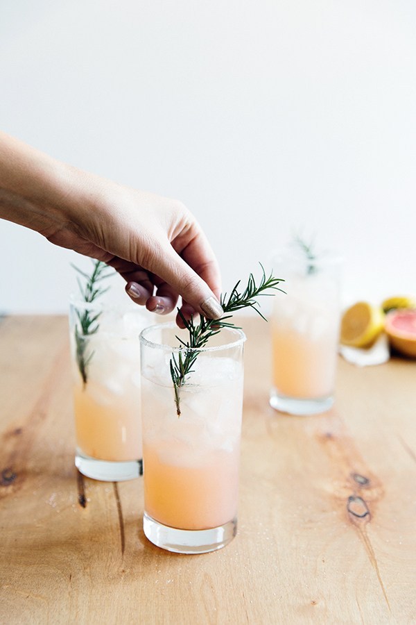 STYLECASTER | 16 Elderflower Liqueur Cocktails to Take Your Summer From Boring to Boozy
