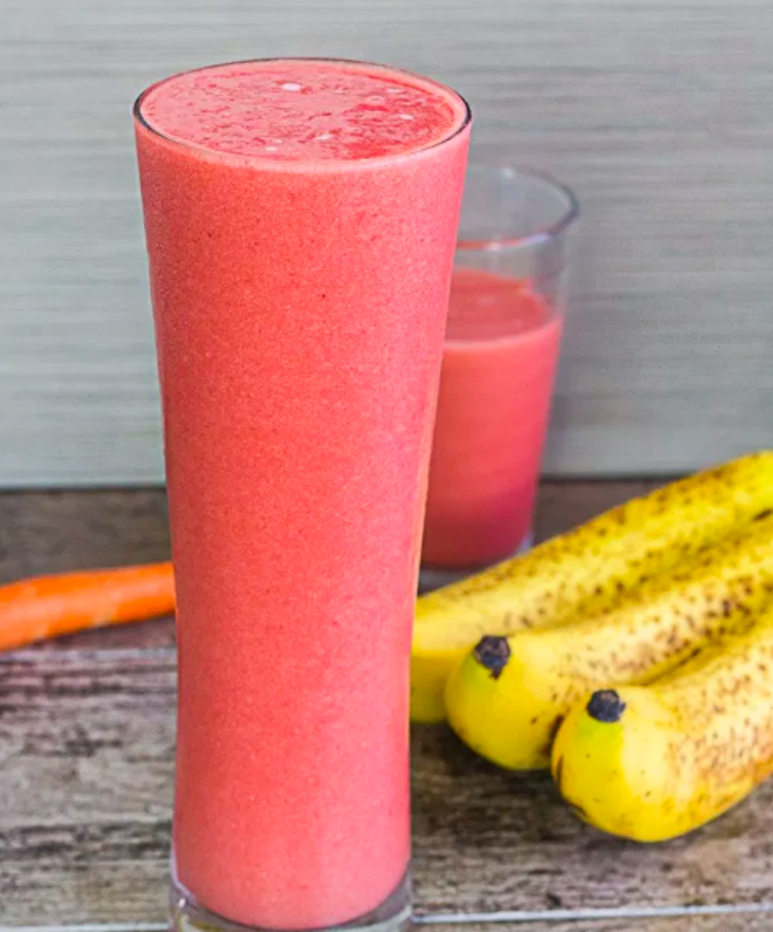 STYLECASTER | 17 Veggie-Packed Smoothie Recipes That Don't Taste Like Grass | Strawberry and Carrot Smoothie