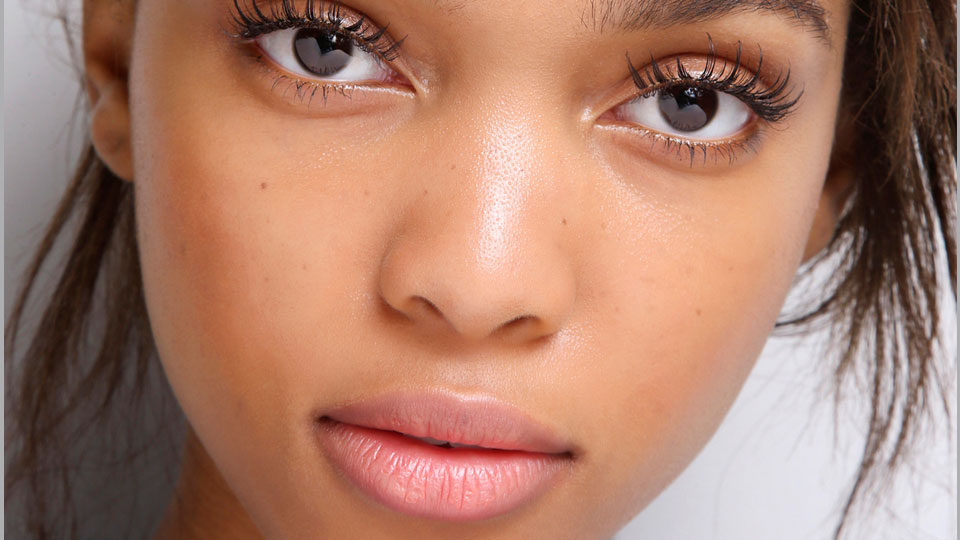 These Eyelash Serums Promote Fuller Lashes Sans Side Effects | STYLECASTER