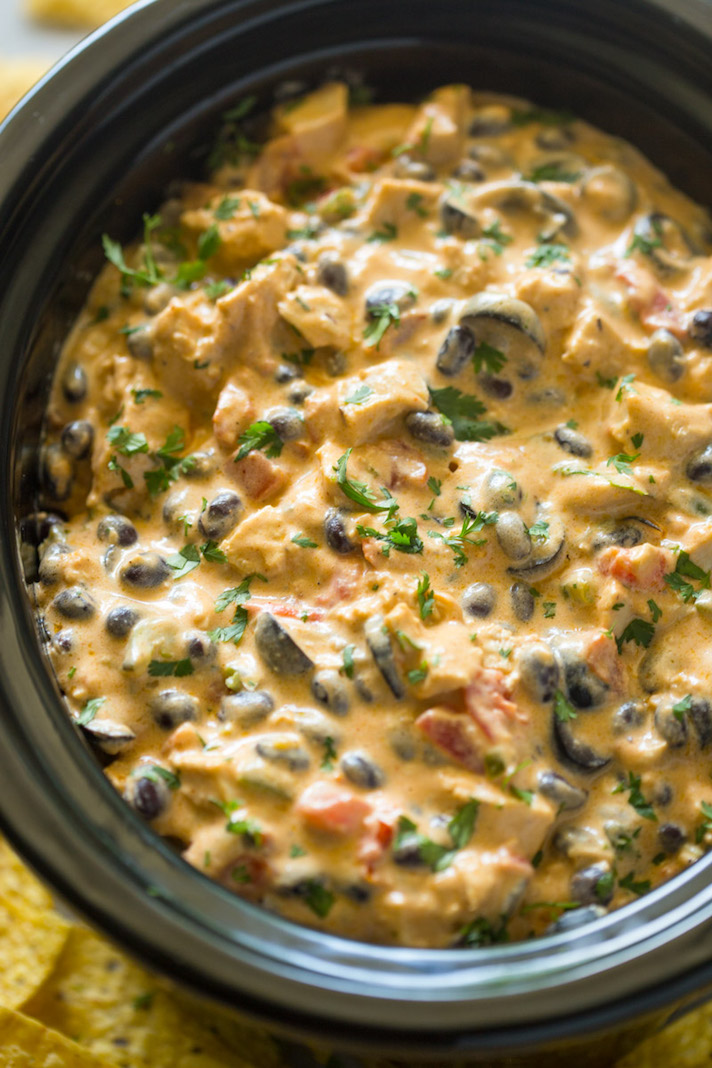 STYLECASTER | 17 Slow-Cooker Queso Dips So Sexy, I Could Cry | Queso Chicken Dip