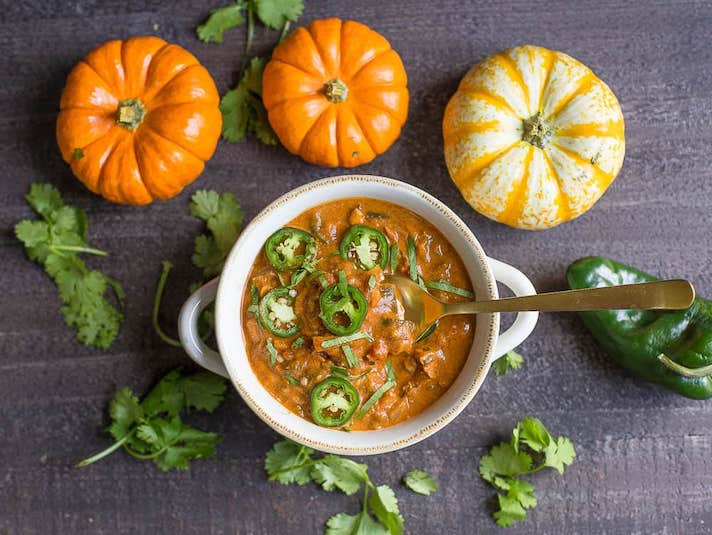 STYLECASTER | 17 Ways to Eat Canned Pumpkin For Dinner | Creamy Pumpkin Chicken Chili