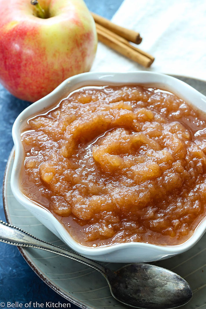 STYLECASTER | 15 Slow-Cooker Apple Recipes For When You Come Home From The Orchard | Applesauce